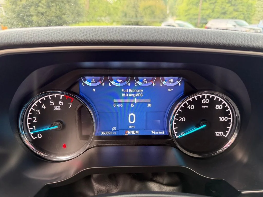 Used 2023 Silver Ford XLT image 28