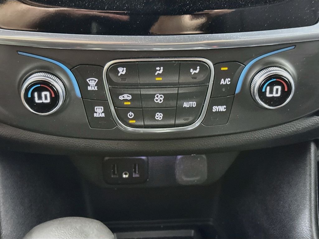 Used 2022 Green Chevrolet LT image 15