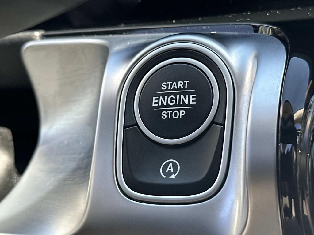 Used 2023  Mercedes-Benz GLB 250 image 26