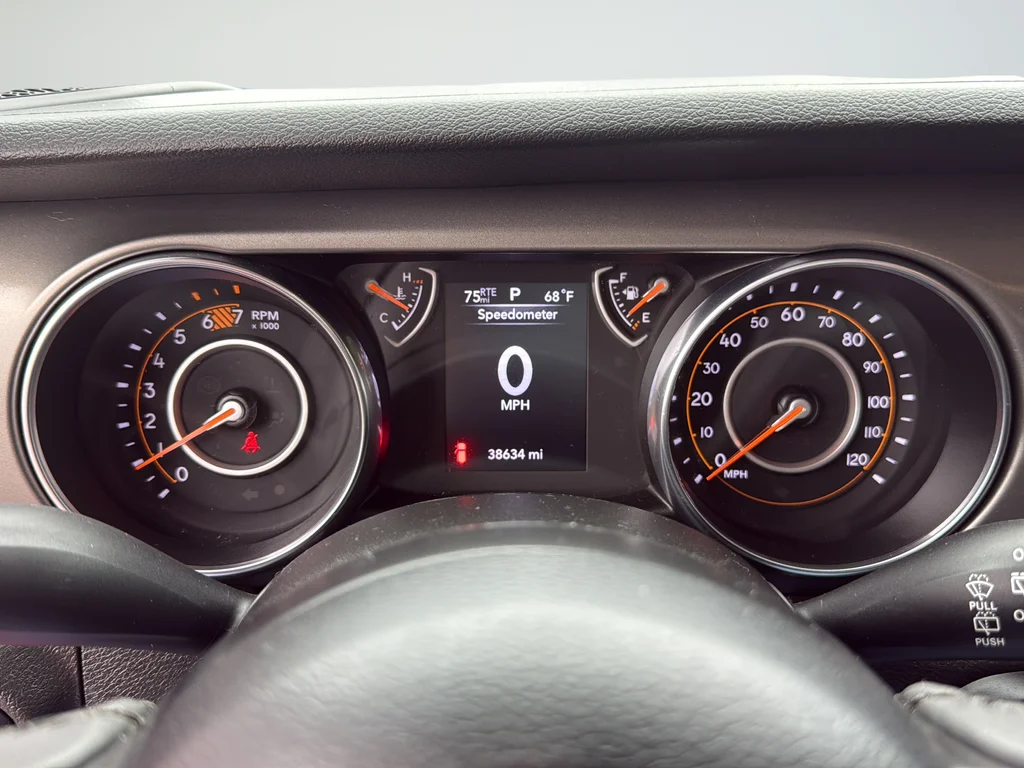 Used 2023 Red Jeep Sport S image 30