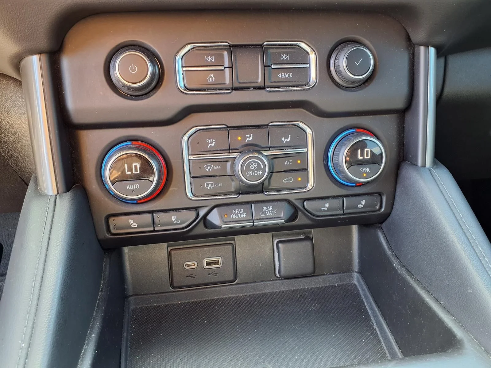 Used 2021 Beige Chevrolet Z71 image 20