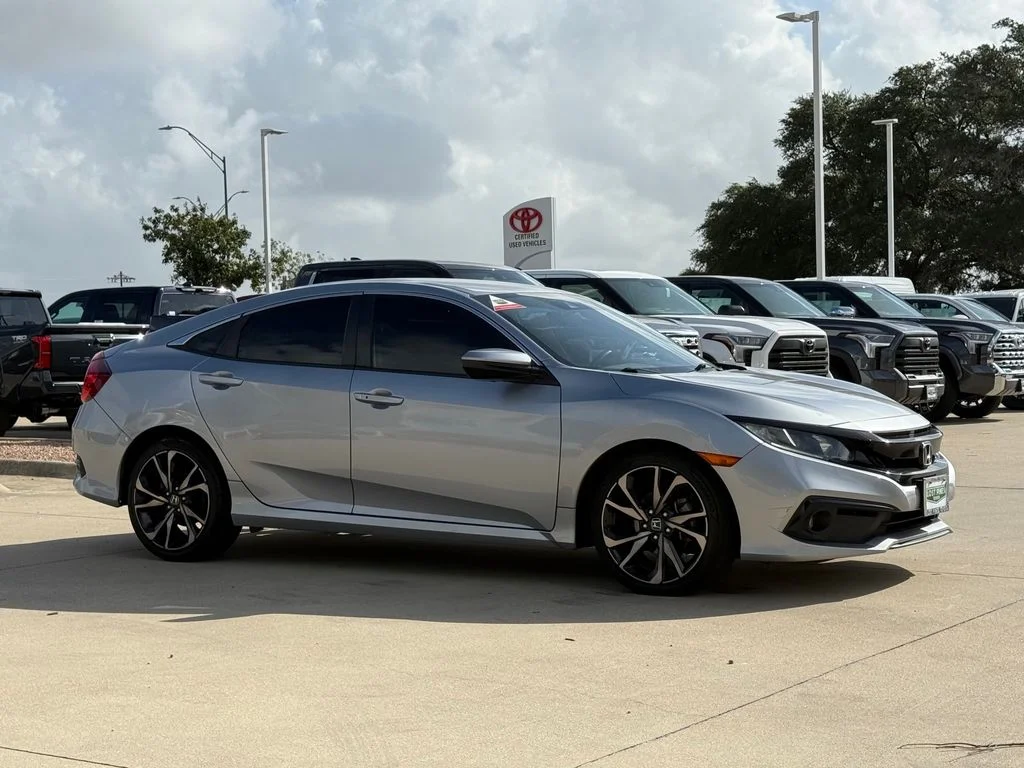 Used 2021  Honda Sport image 6