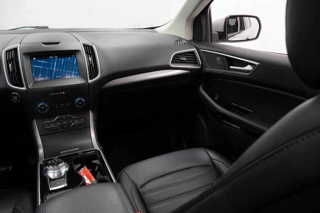 Used 2019 Silver Ford SEL image 29