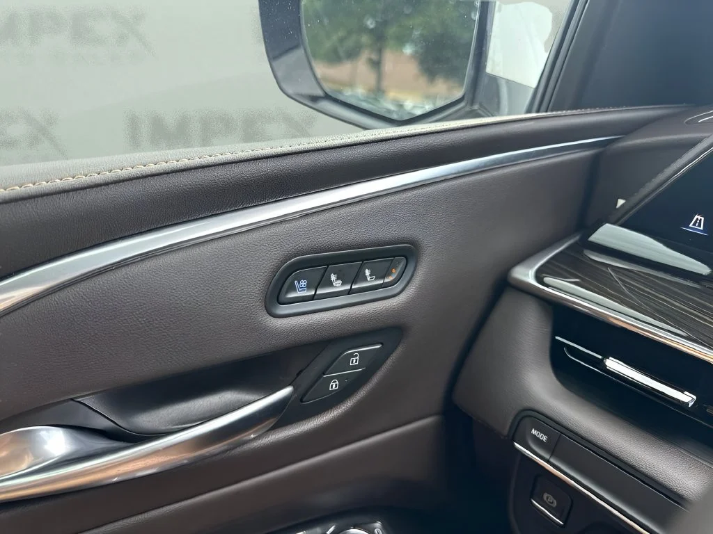 Used 2022 Crystal White Tricoat Cadillac Premium Luxury image 26