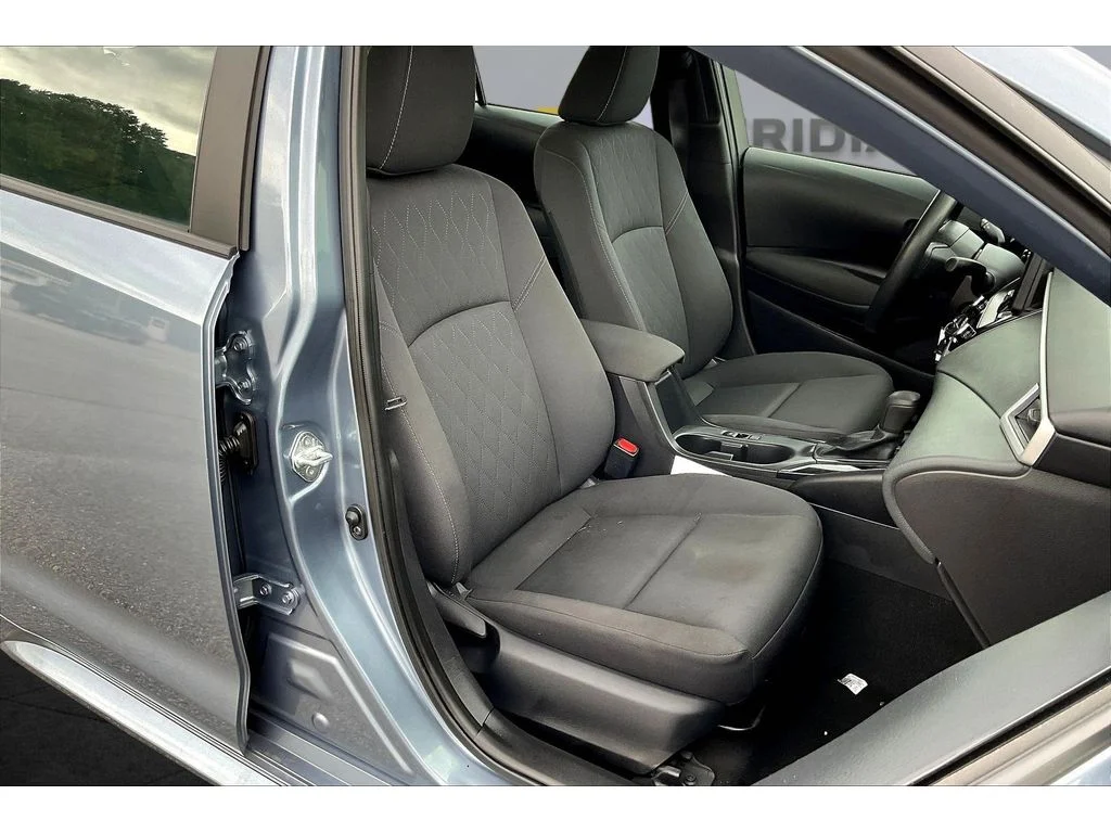 Used 2024  Toyota LE image 6