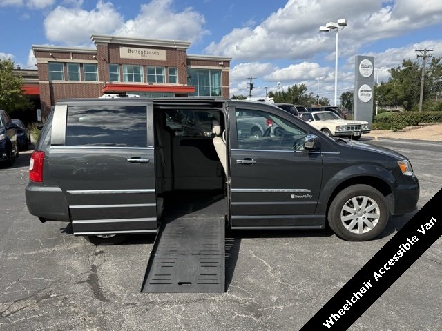 2012 Chrysler Town & Country Touring-L