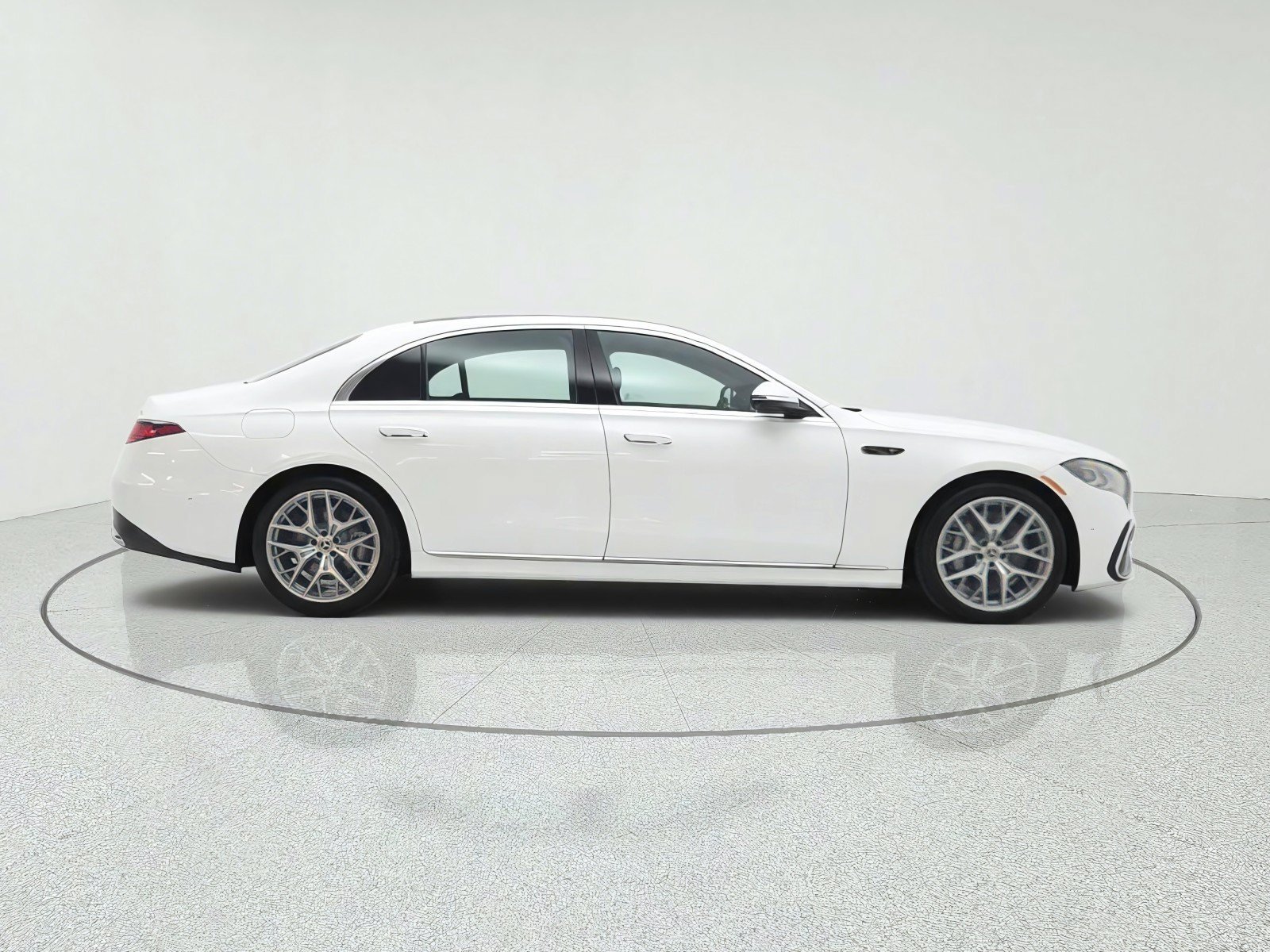 New 2027 MANUFAKTUR Moonlight White Metallic Mercedes-Benz S 580 4MATIC® Sedan image 25