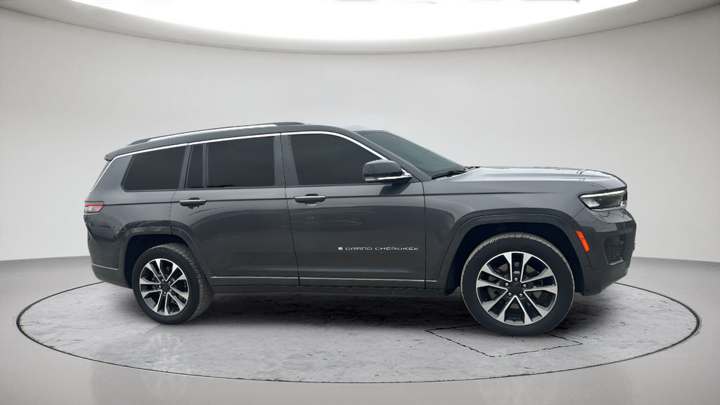 Used 2021 Gray Jeep Overland image 3