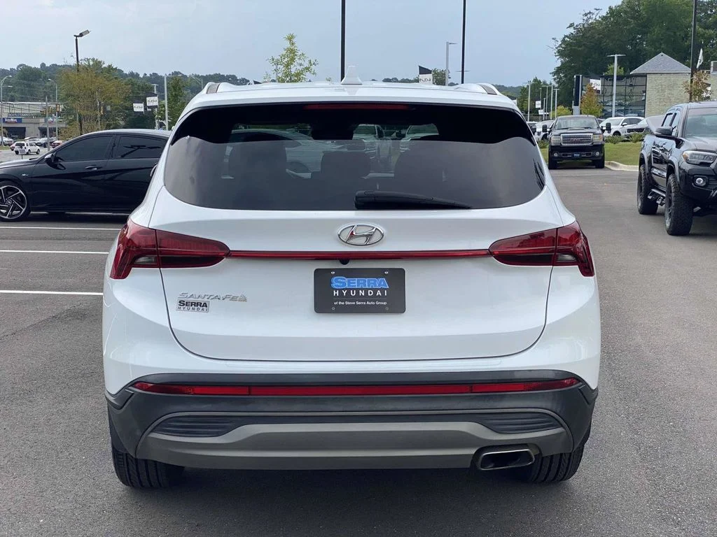 Used 2022 Gray Hyundai SE image 4