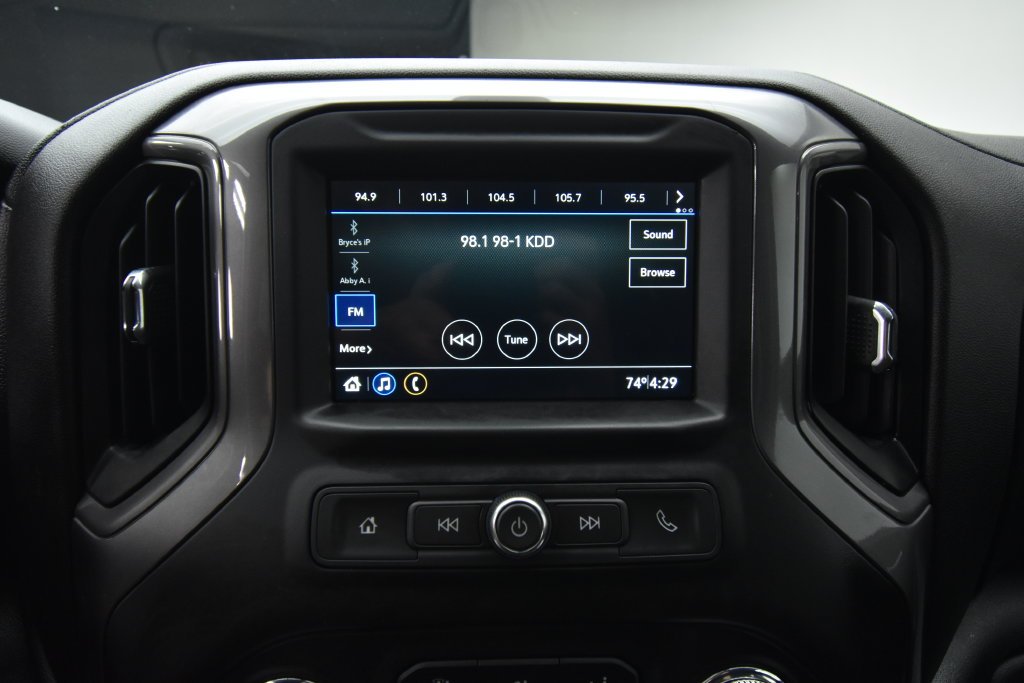 Used 2019 White GMC Base image 12