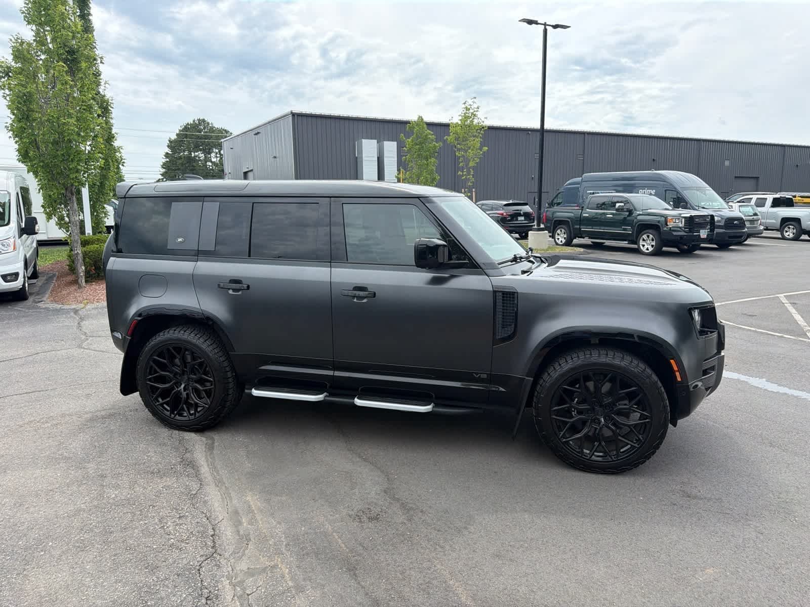 Used 2023 Carpathian Grey Premium Metallic Land Rover Carpathian Edition image 4