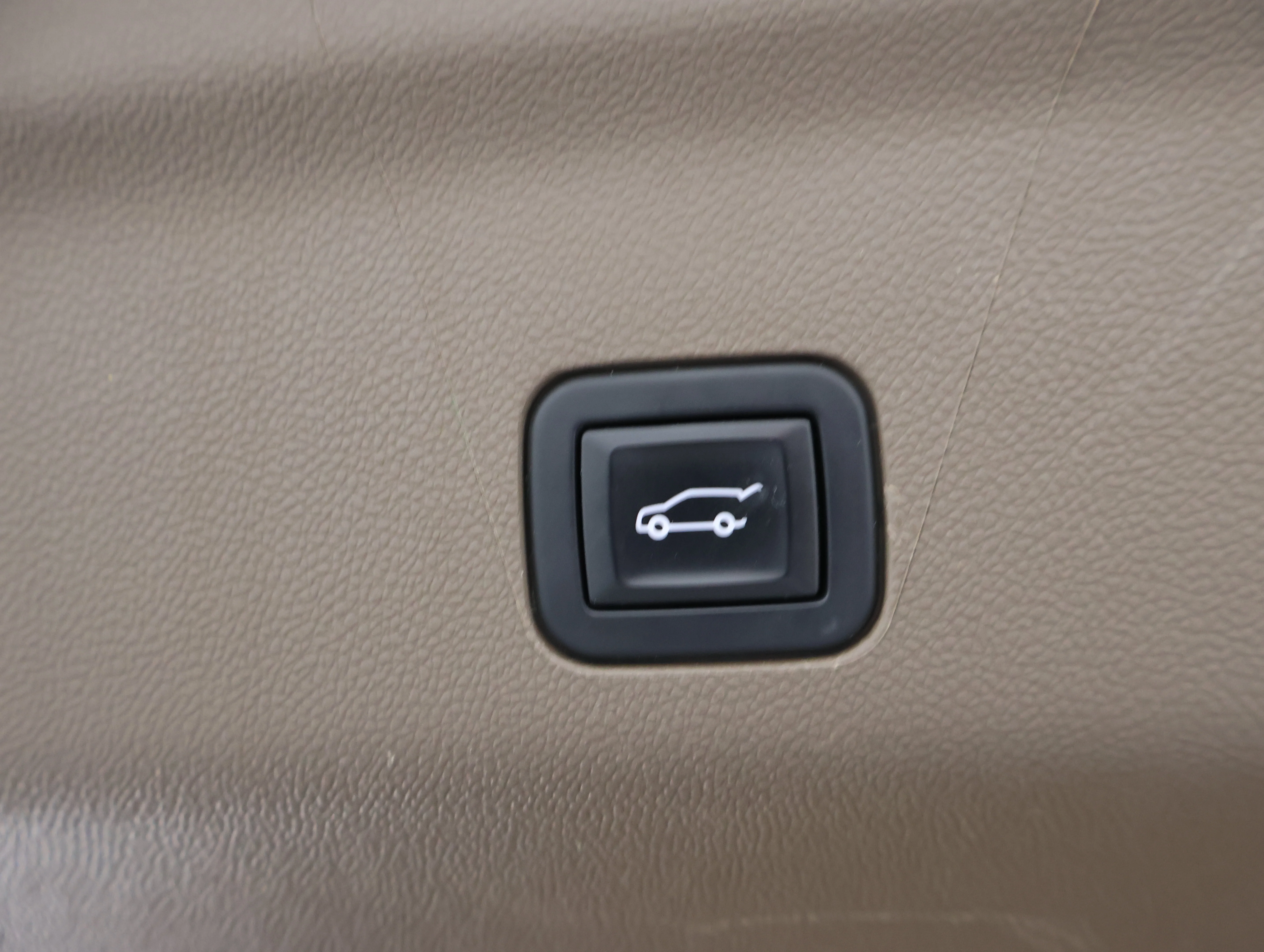 Used 2022 Redwood Metallic GMC Denali image 35