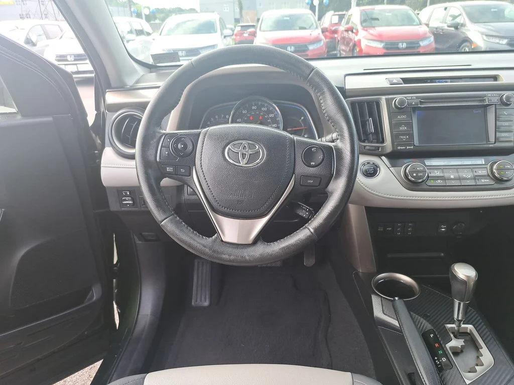 Used 2013 Green Toyota Limited image 22