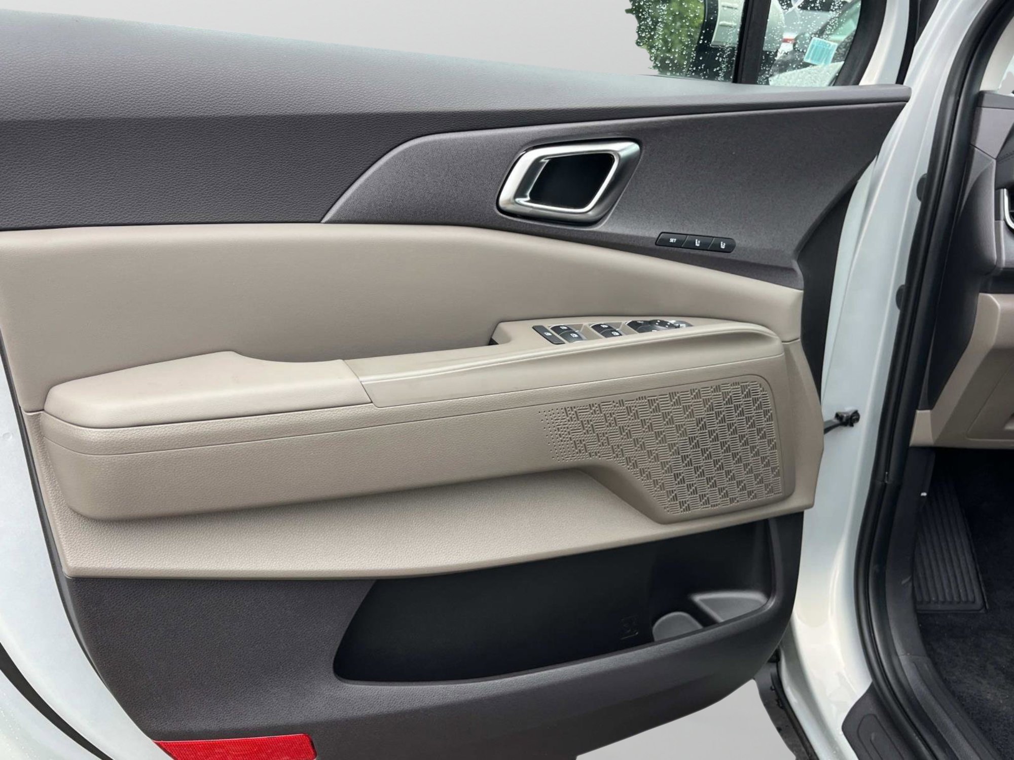 New 2026 Ivory Silver Kia EX image 25