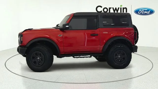 Used 2023 Hot Pepper Red Metallic Tinted Clearcoat Ford Wildtrak image 2