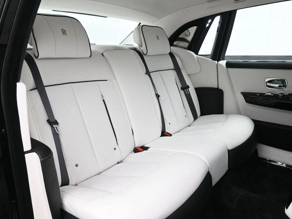Used 2025 Black Rolls-Royce  image 8