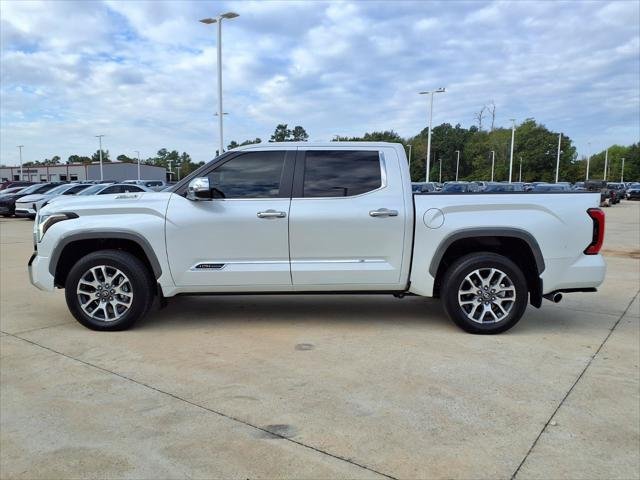 Certified Used 2025 WIND CHILL PEARL Toyota  image 8