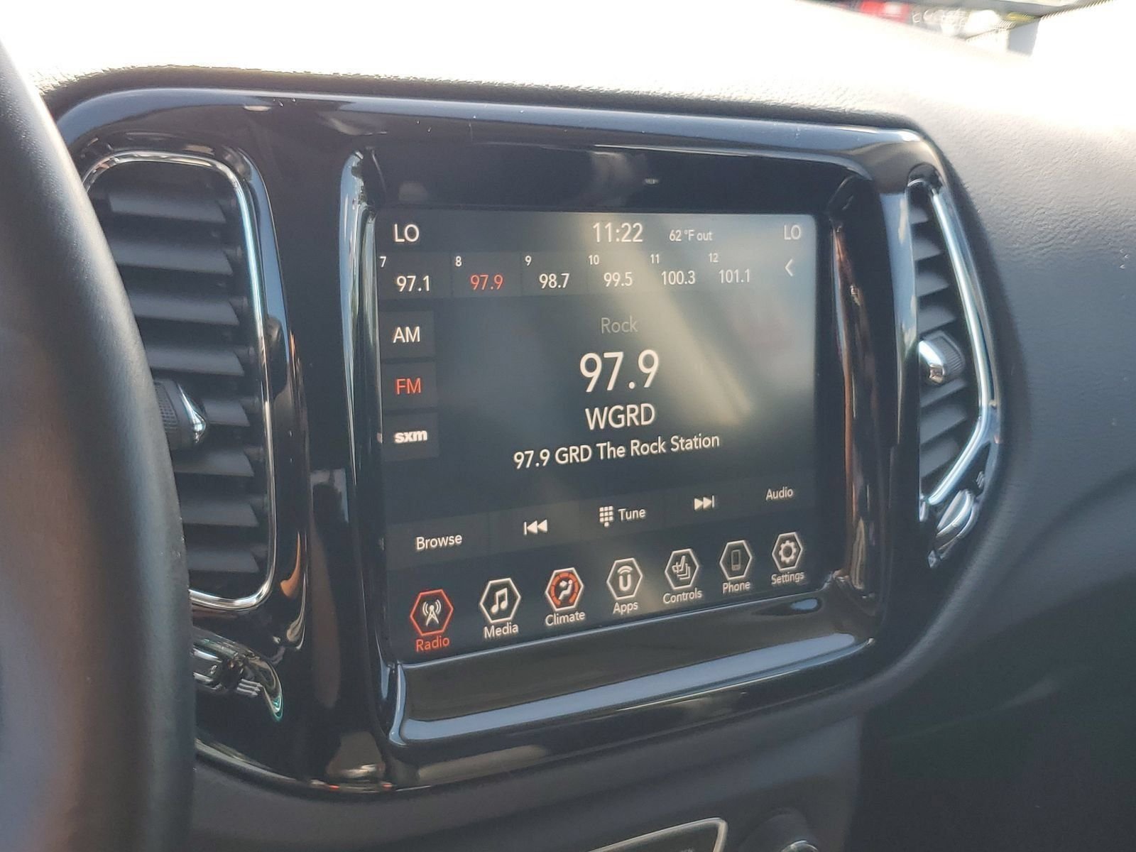 Used 2020 White Jeep Limited image 22
