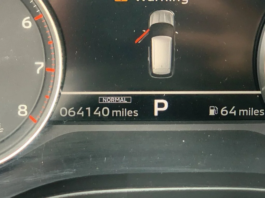 Used 2024  Mitsubishi ES image 30
