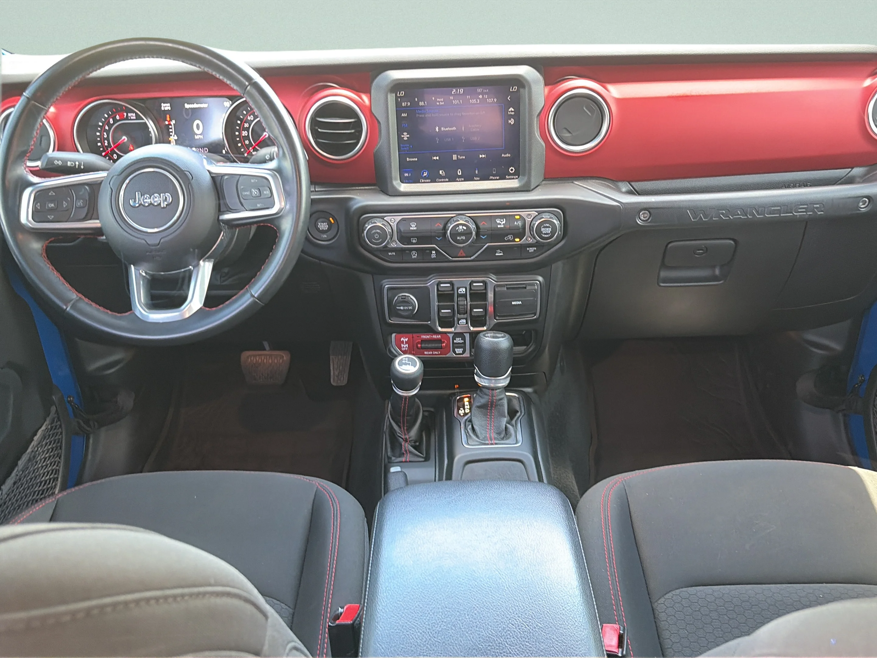 Used 2022 Hydro Blue Pearlcoat Jeep Unlimited Rubicon image 12