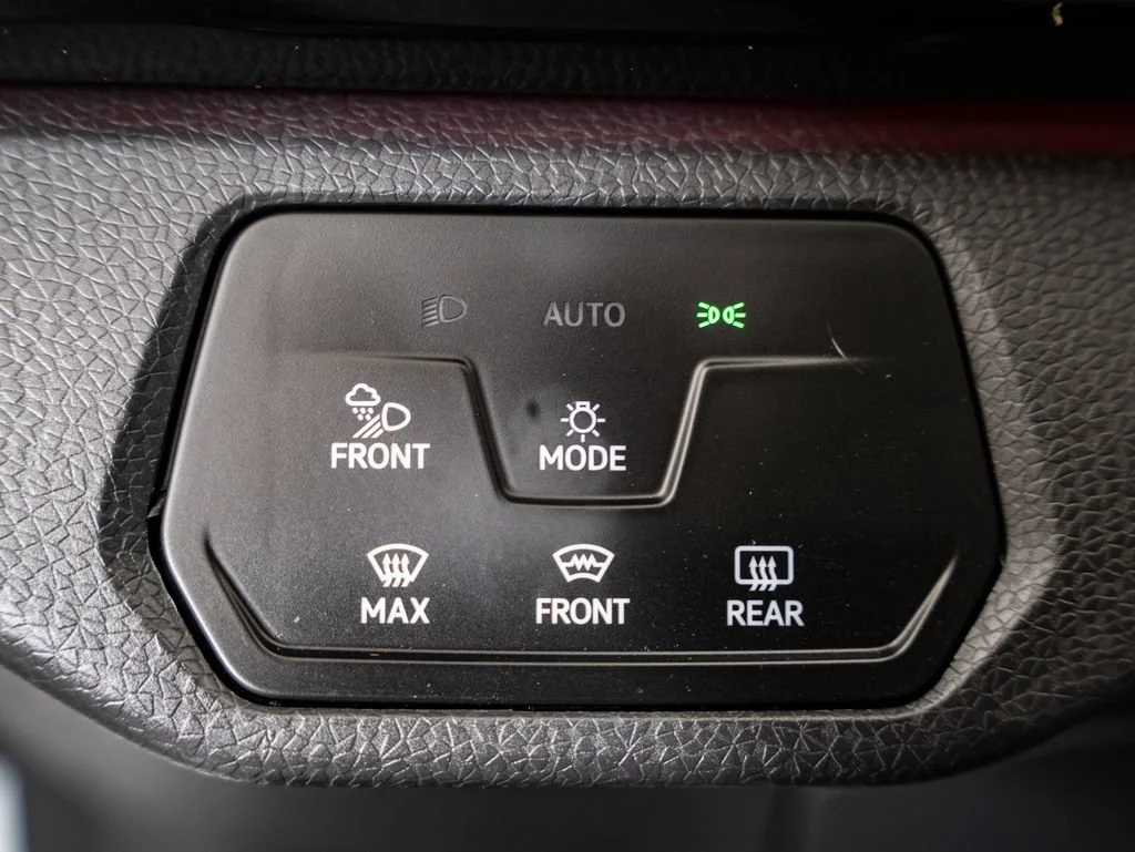 Used 2023 Opal White Volkswagen Pro S image 25