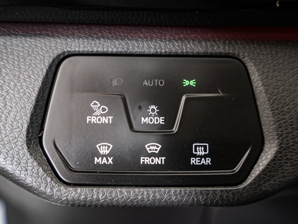 Used 2023 Opal White Volkswagen Pro S image 25