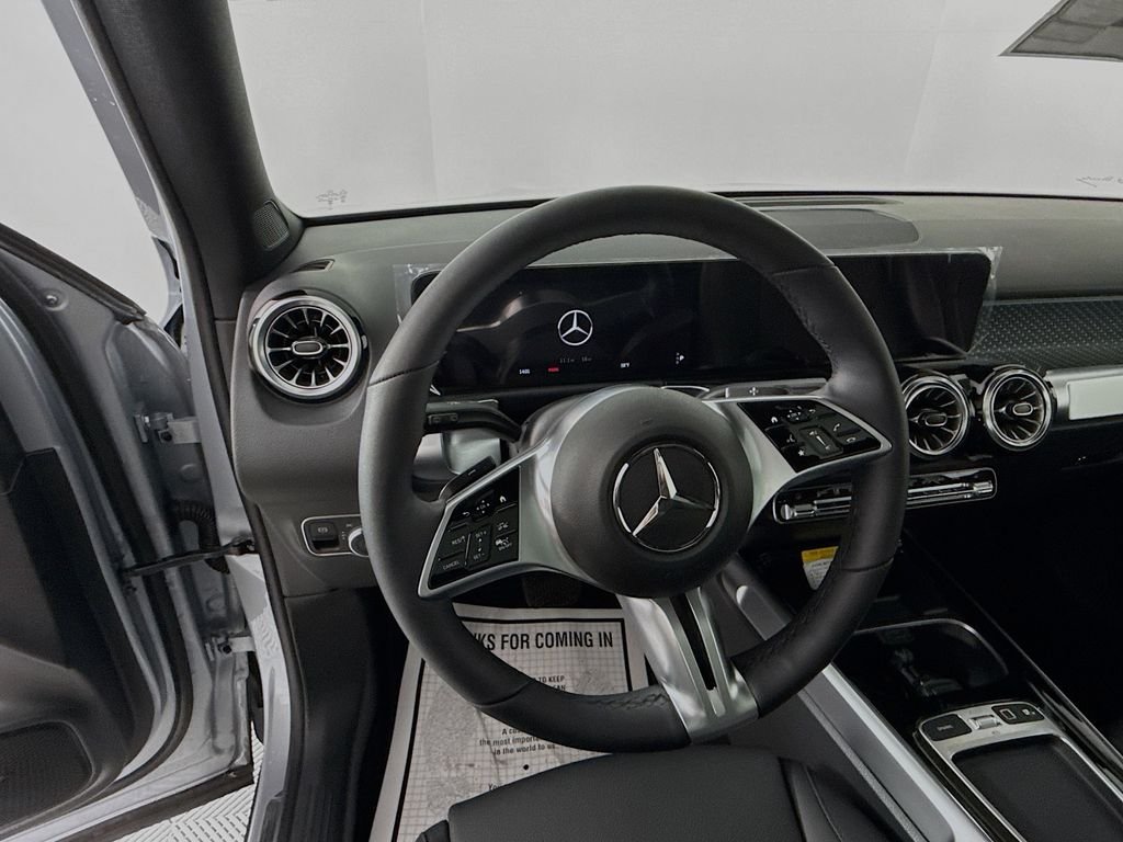 Used 2025 Silver Mercedes-Benz GLB 250 image 12