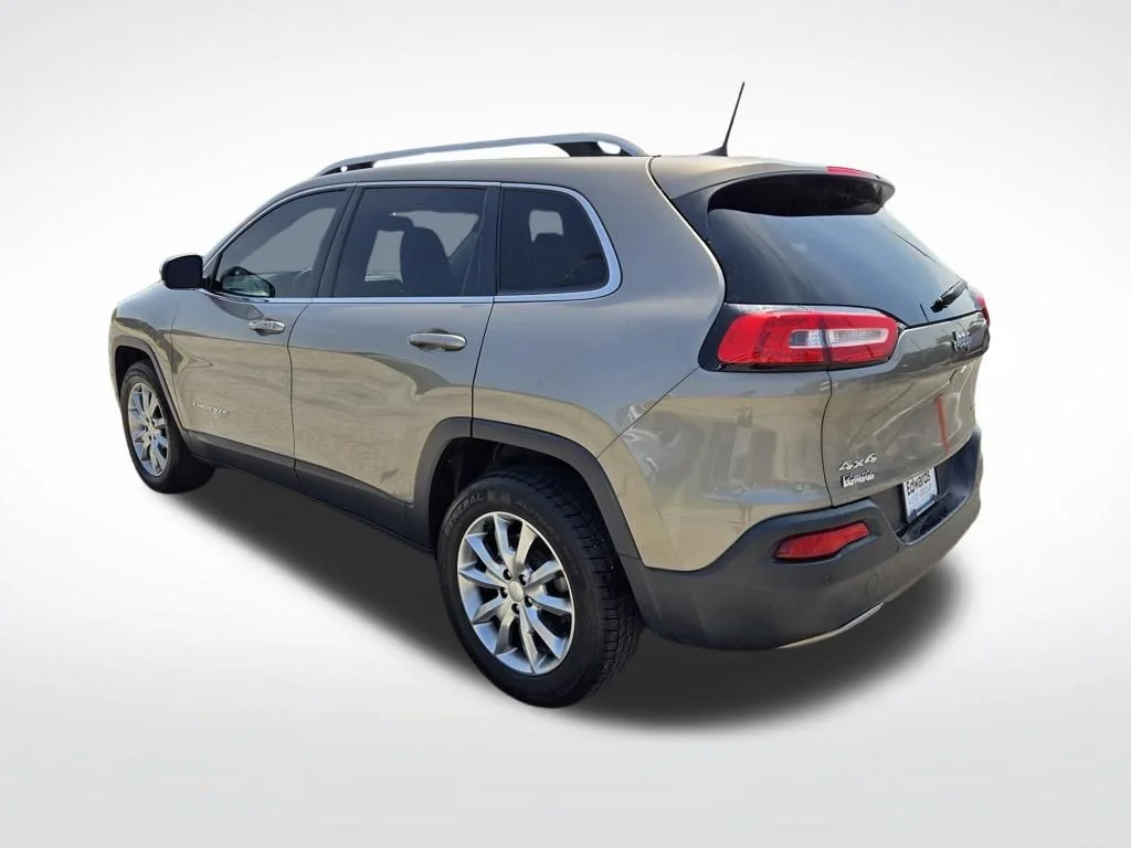 Used 2018 Beige Jeep Limited image 5