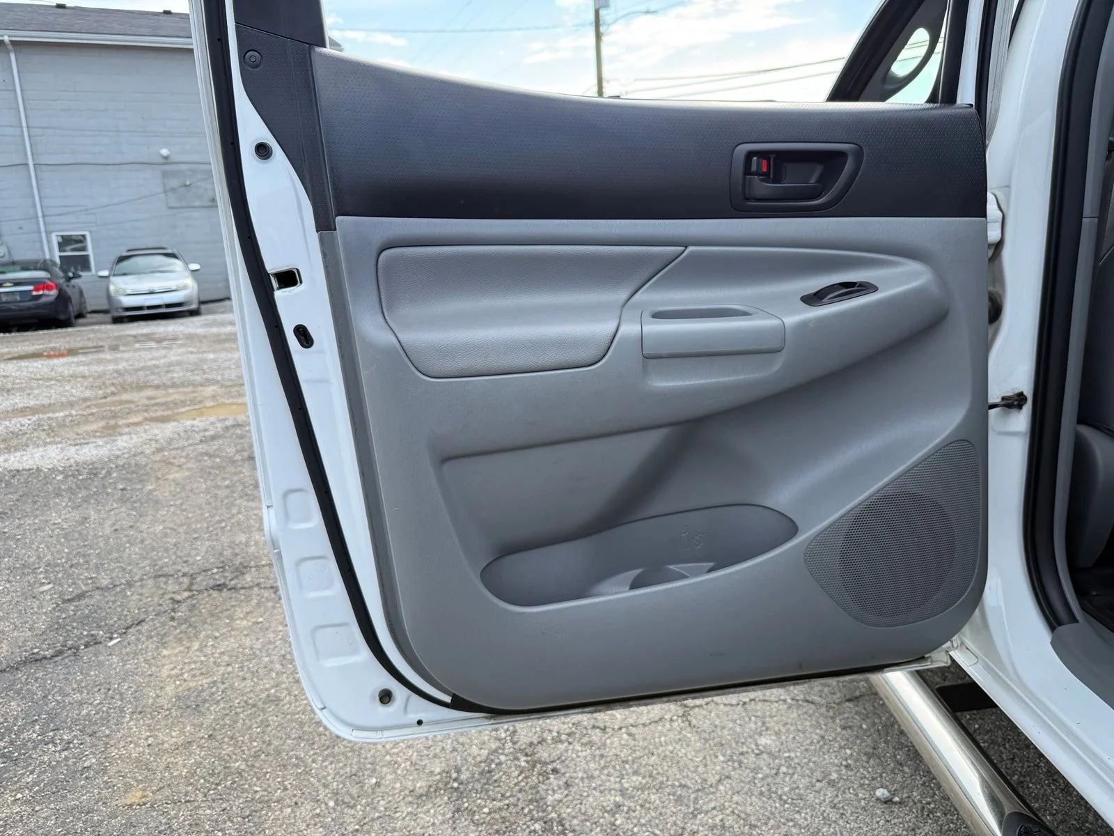 Used 2012 White Toyota Base image 26