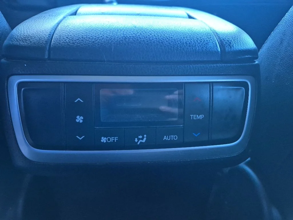 Used 2016 Gray Toyota XLE V6 image 14