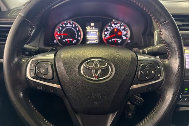 Used 2016 Super White Toyota SE image 27