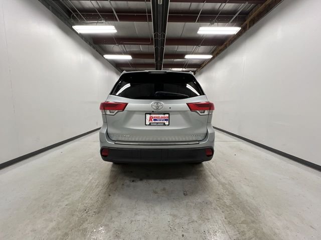 2019 Toyota Highlander XLE photo 3