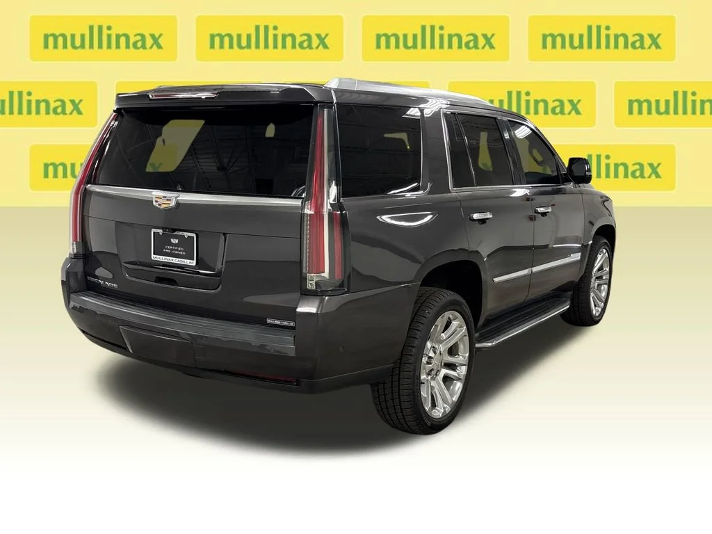 Used 2018 DARK GRANITE METALLIC Cadillac Premium Luxury image 20
