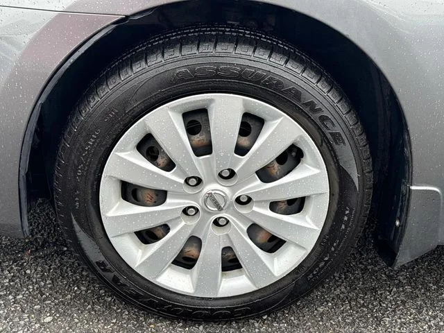 Used 2018 Gray Nissan S image 11
