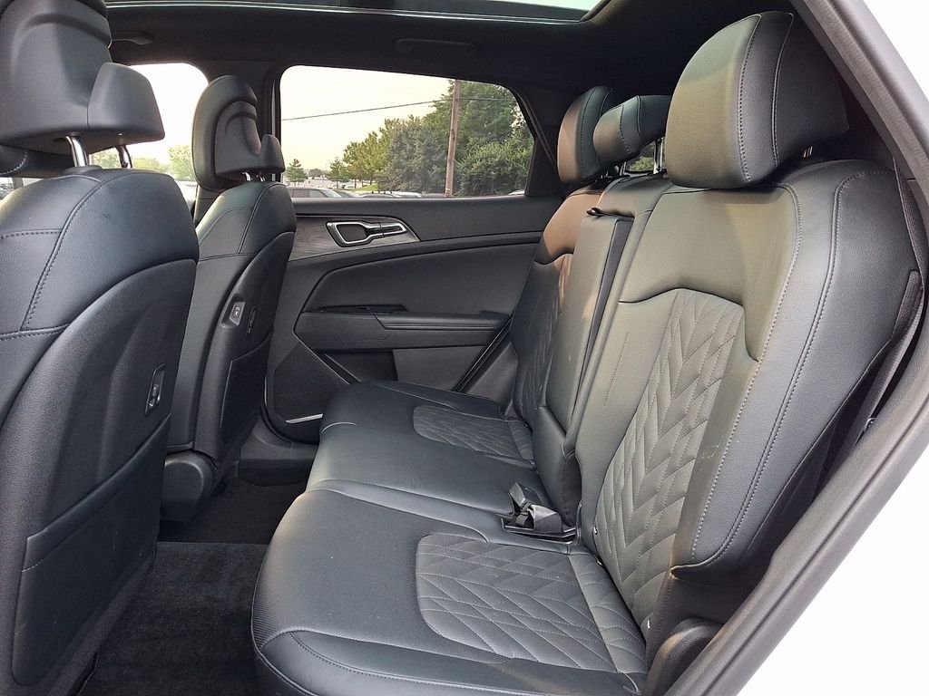 Used 2023 White Kia X-Line image 11