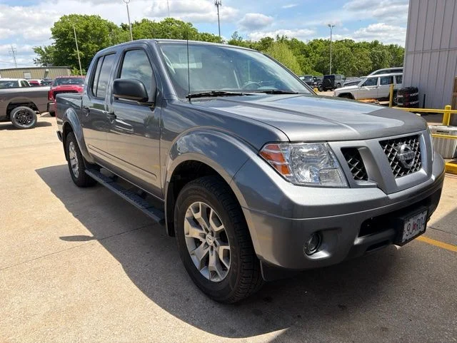 2021 Nissan Frontier SV Crew Cab 4X4 SWB's photo