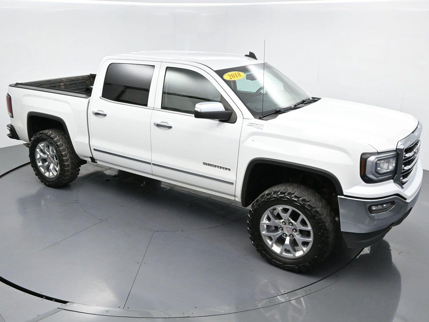 Used 2018 Summit White GMC SLT image 32