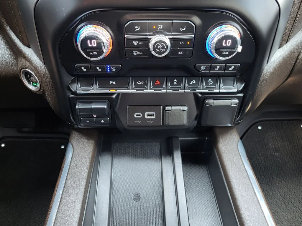 Used 2021 WHITE FROST TRICOAT GMC Denali image 15