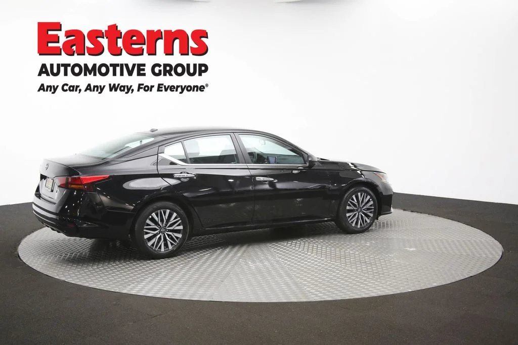 Used 2025 Black Nissan 2.5 SV image 40