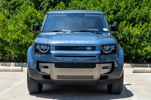 2026 Land Rover Defender 6