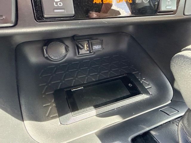 Used 2019  Toyota XLE image 7