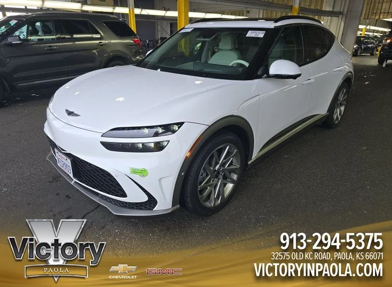 Used 2023 White Genesis Advanced image 1