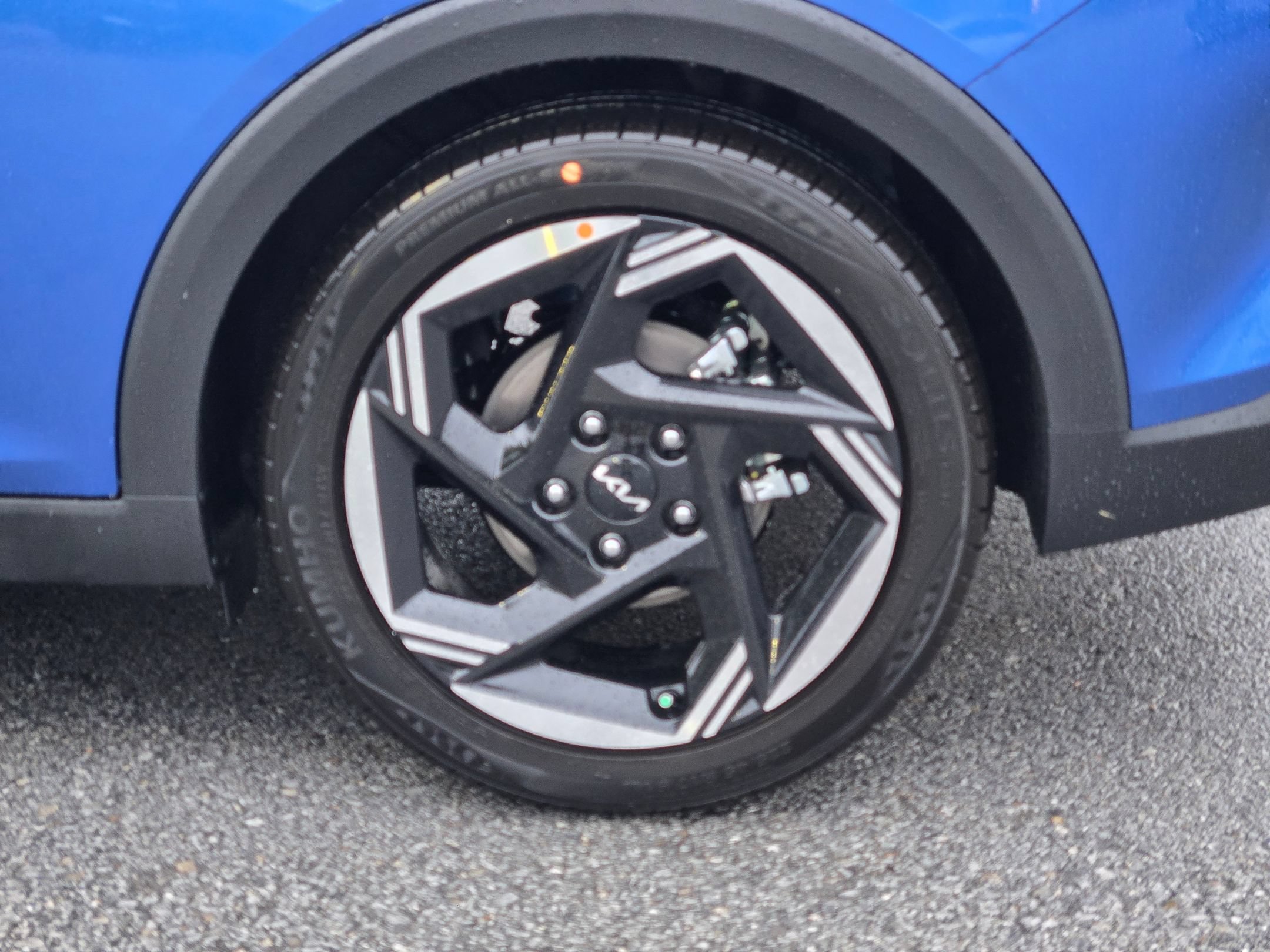 New 2026 Wave Blue Kia EX image 13