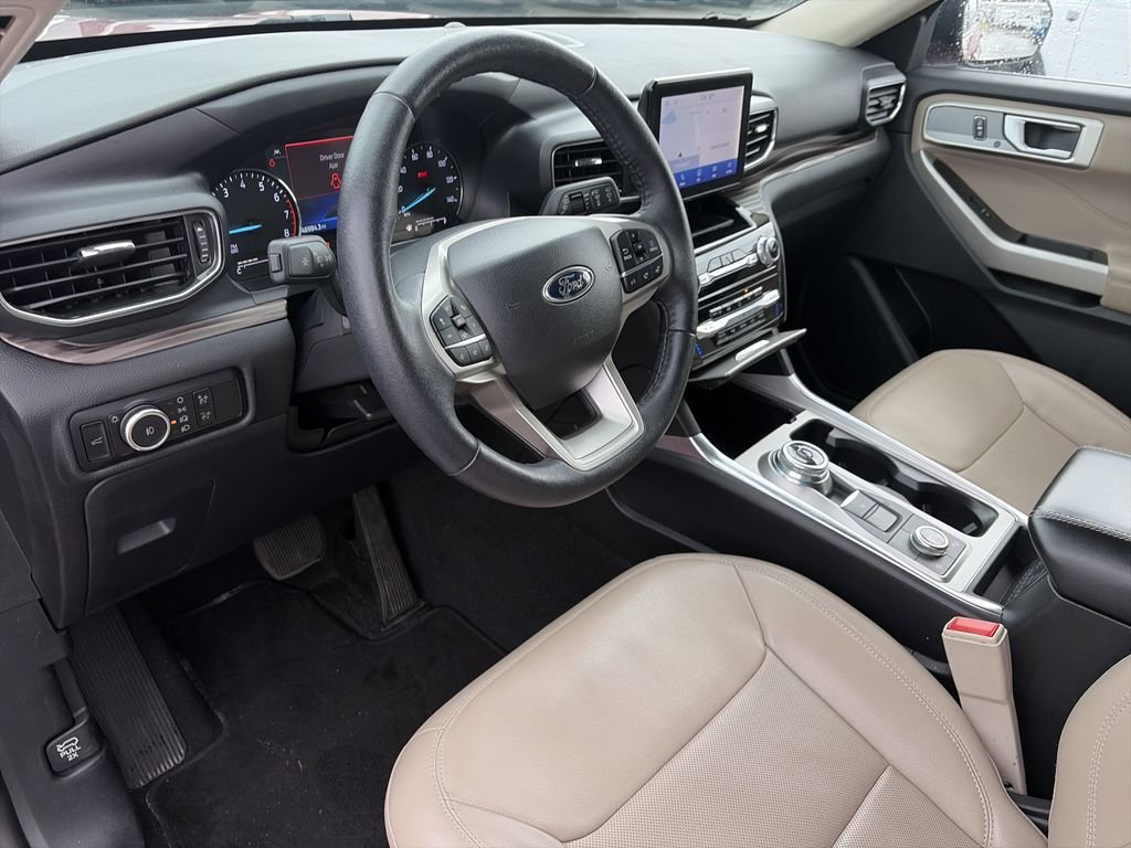Used 2023 Red Ford Limited image 11