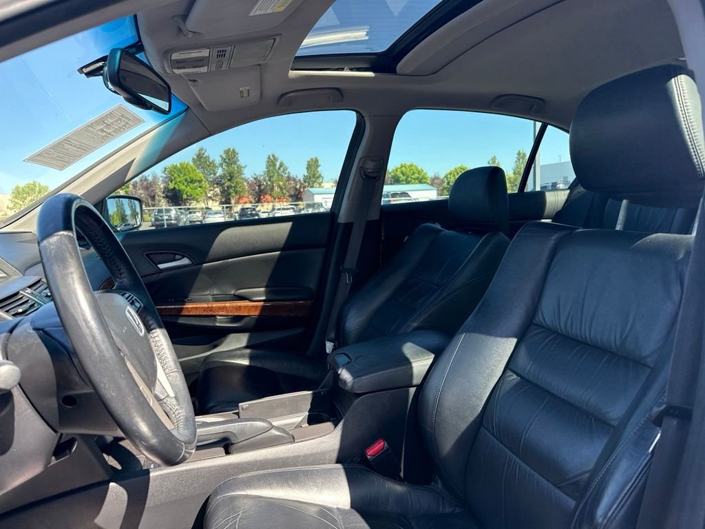 Used 2011 Celestial Blue Metallic Honda EX-L image 9