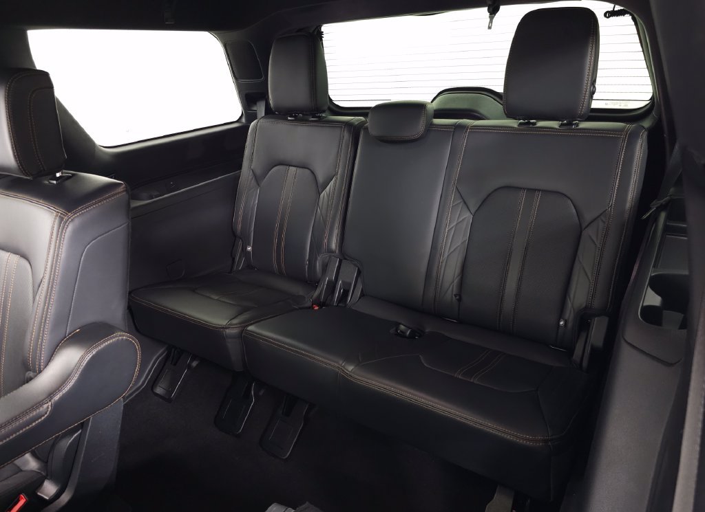 Used 2024 White Ford Platinum image 38