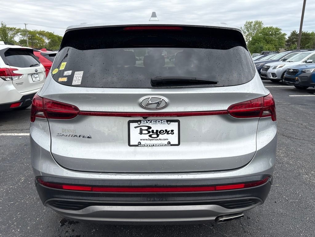 Used 2021 Silver Hyundai SE image 4