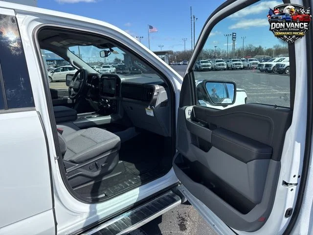 New 2025 Oxford White Ford XLT image 35