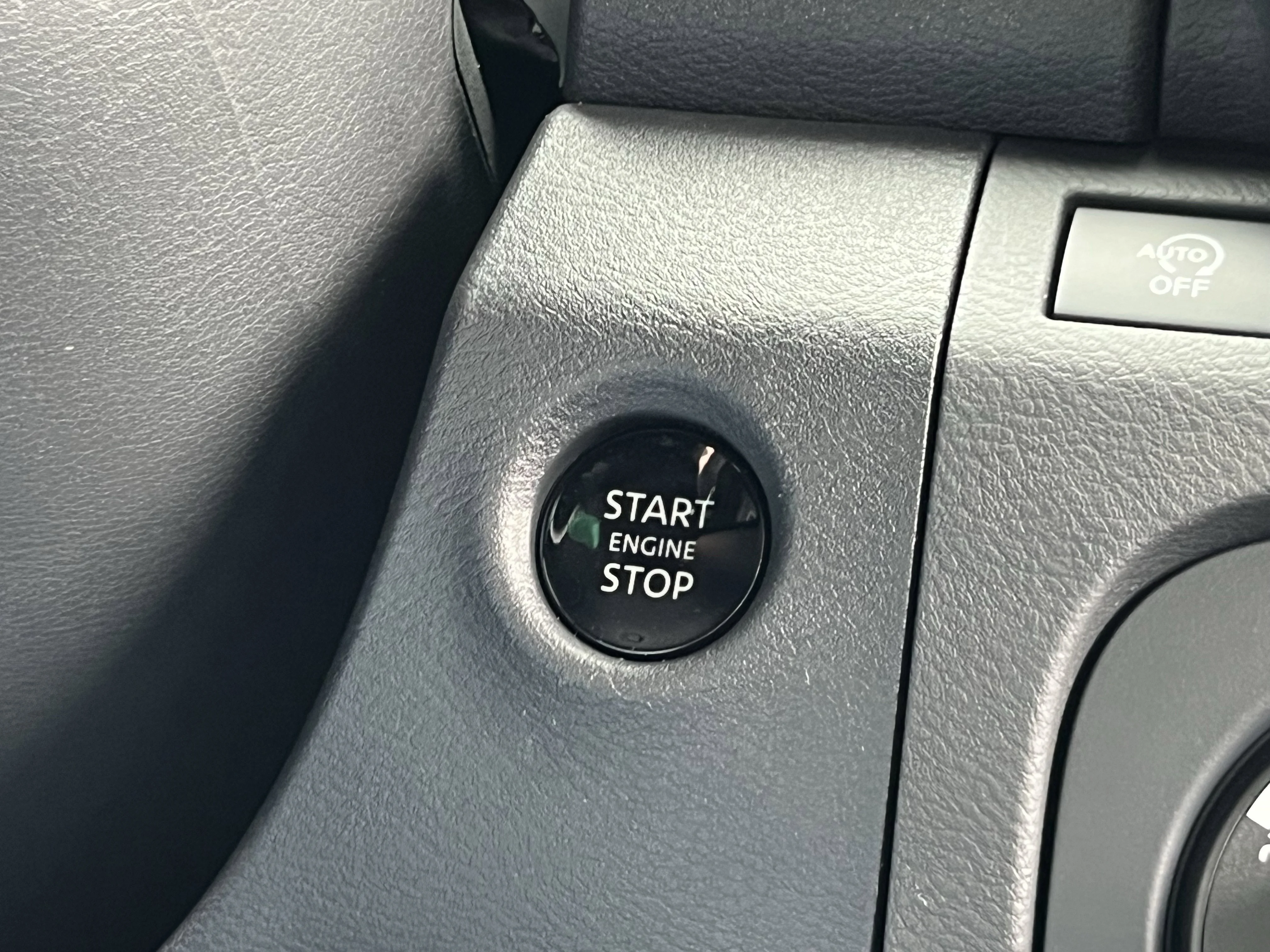 New 2026 Boulder Gray Pearl Nissan Crew Cab SV image 32