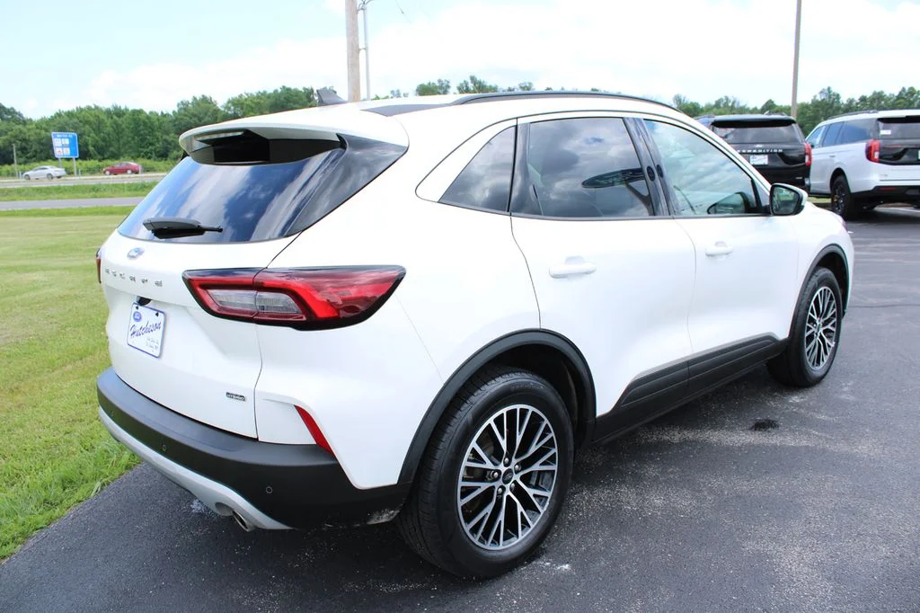 Used 2024 White Metallic Ford Base image 13